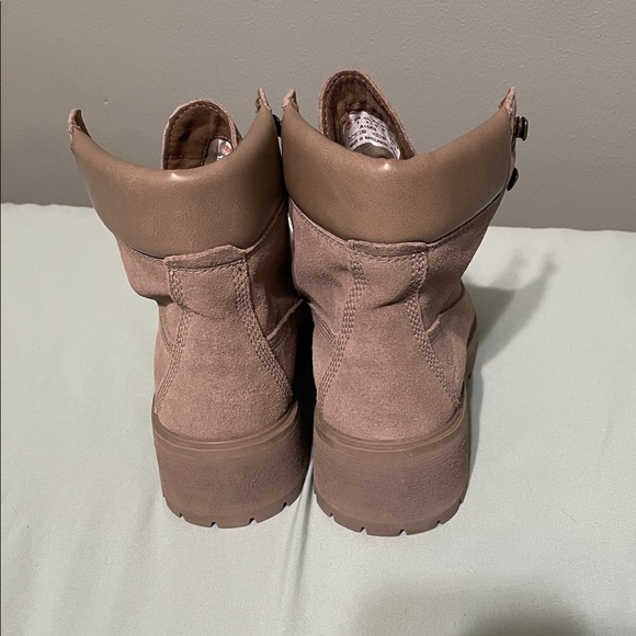 Timberland Shoes Women’s Carnaby Beige 8 Suede Hiking Boots Ankle Lace Up Combat - Picture 4 of 7